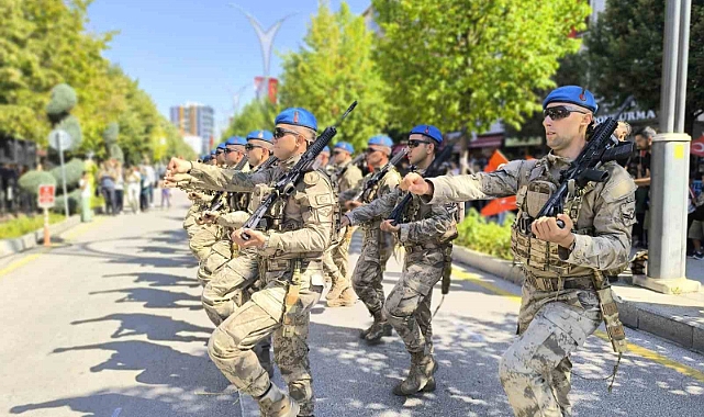 30 Ağustos Zafer Bayramı kutlamalarında Jandarma gösterisi beğeni topladı