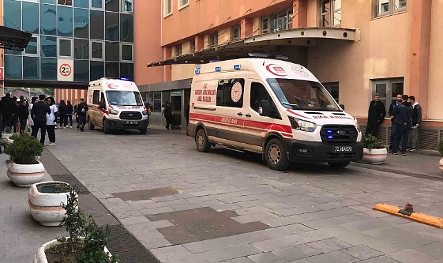 4 kişi boğulmaktan son anda kurtarıldı