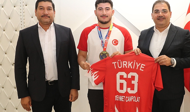 BAŞKAN CANPOLAT, DÜNYA ŞAMPİYONU GENÇ SPORCUYU TEBRİK ETTİ