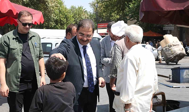 Başkan Canpolat, esnaf ve vatandaşlarla bir arada