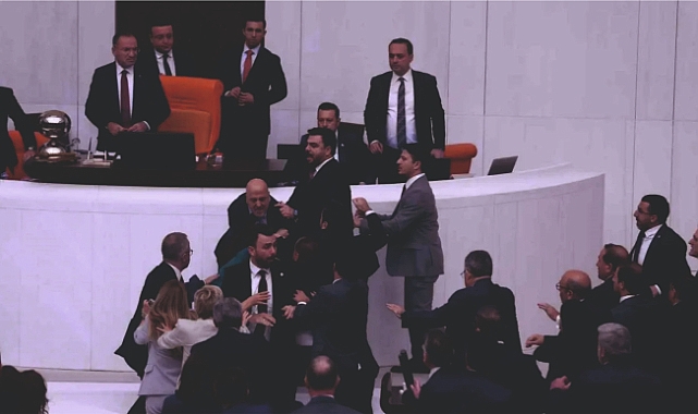 Bozdağ, kavga çıktığı gibi Meclisi terk etti