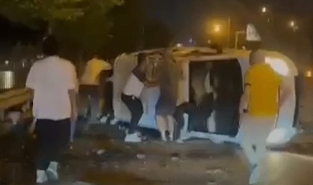Çarpışan iki araçtan biri yan yattı: 7 yaralı