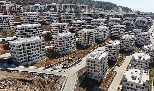 Depremzedeler hayallerindeki evlerine kavuşuyor