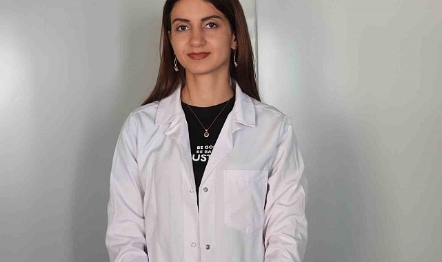 Diyetisyenden sıcağın vücuda etkisini azaltmak için en az 10 bardak su için uyarısı