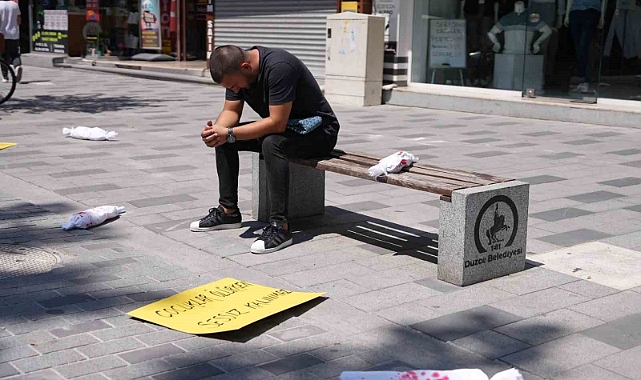 Filistin’de ölen bebeklere dikkat çekmek için yapılan eylemde Düzceliler gözyaşlarını tutamadı