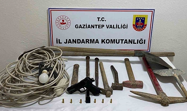 Kaçak kazı yapan 4 şüpheli yakalandı
