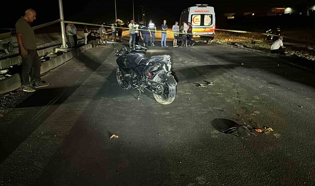 Motosiklet devrildi: 1 ölü