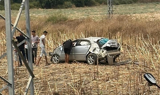 Otomobil tarlaya uçtu: 2 yaralı