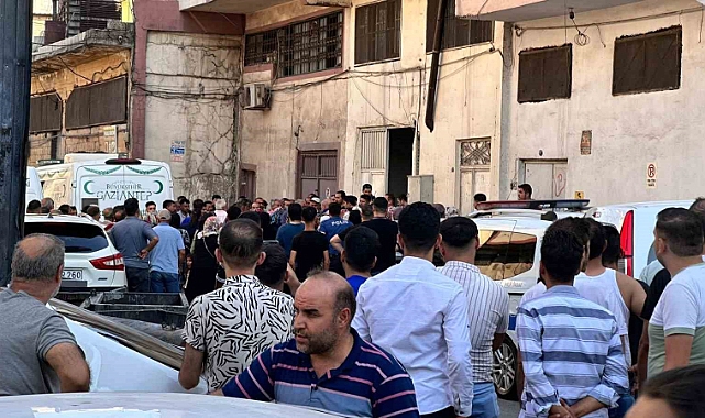 Pres makinesinin arasında kalan işçi öldü