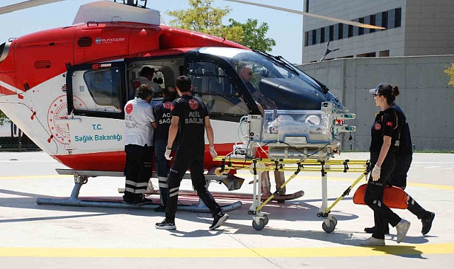 Solunum sıkıntısı çeken 4 buçuk aylık prematüre bebek helikopterle Eskişehir’e getirildi