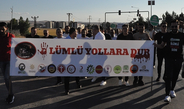 STK’lar 4 kişinin öldüğü yolu trafiğe kapatarak tepki gösterdi