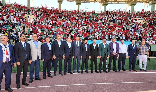 TÜGVA Yaz Okullarına görkemli kapanış