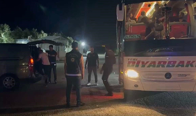 Yolcu otobüsünde 13 kaçak göçmen yakalandı