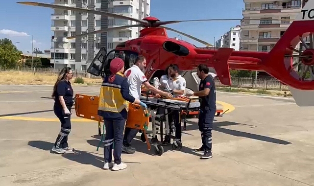Yüksekten düşen çocuk ambulans helikopterle hastaneye nakledildi