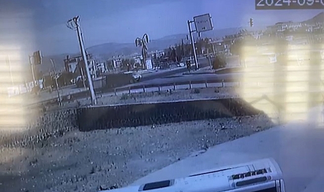 4 kişinin yaralandığı kaza güvenlik kamerasında
