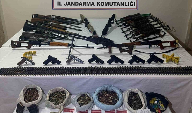 8 ayrı adrese operasyonda cephanelik çıktı: 10 gözaltı