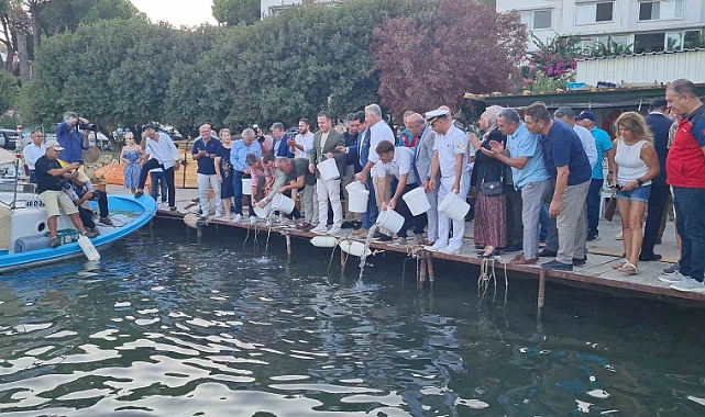 Av sezonu açıldı: 40 bin yavru levrek denize bırakıldı