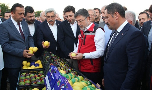 Bakan Yumaklı, narenciye hasadında sezon açılışını yaptı