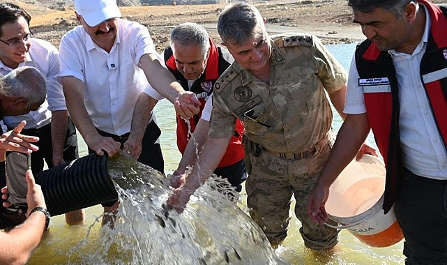 Baraj göllerine 2 milyon yavru sazan balığı bırakıldı