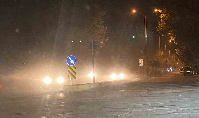 Cadde ve sokaklardaki tozlar vatandaşların tepkisine neden oluyor