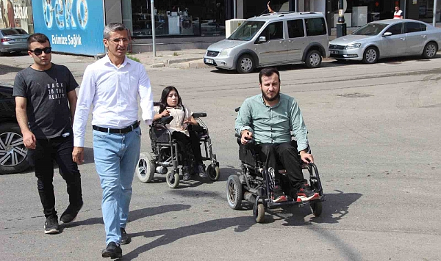 Engellilerin yaşamı kaldırımlara takılıyor