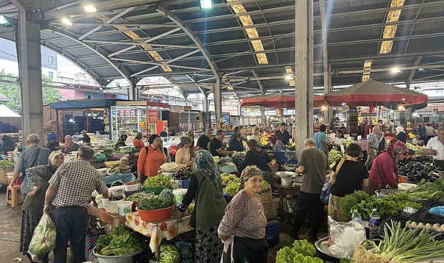 Halk pazarına yoğun ilgi