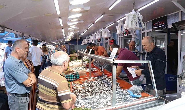 Hamsinin fiyatı 50 lira birden düştü