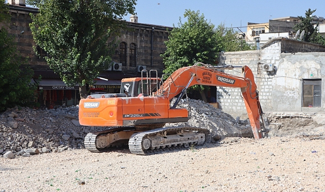 HAŞİMİYE MEYDANINDA ÇALIŞMALARA BAŞLANDI