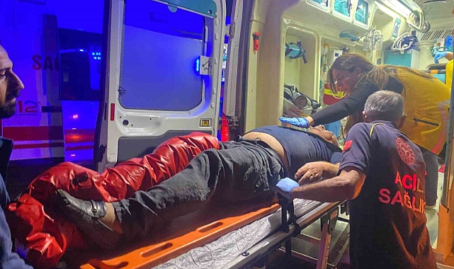 İki hafif ticari araç çarpıştı: 3 yaralı