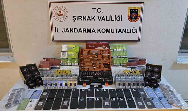 Jandarma ekipleri 12 araçta gümrük kaçağı malzeme ele geçirdi