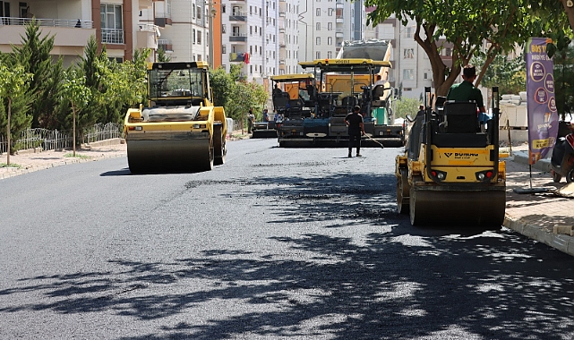 KARAKÖPRÜ AKPİYAR MAHALLESİ SICAK ASFALTLA BULUŞTURULUYOR