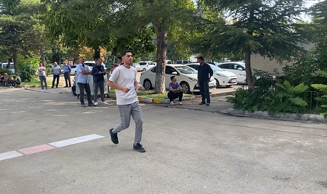 Koşarak geldikleri KPSS’ye saniyelerle yetiştiler