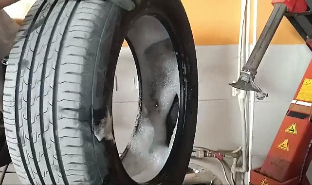 Mahalle lastikçisi kadın sürücüye 20 bin lira fiyat çıkardı, gerçek ise bayide ortaya çıktı