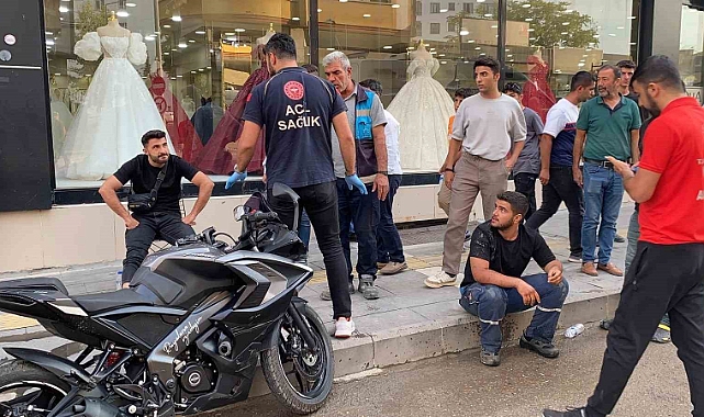 Otomobil ile iki motosiklet çarpıştı: 2 yaralı