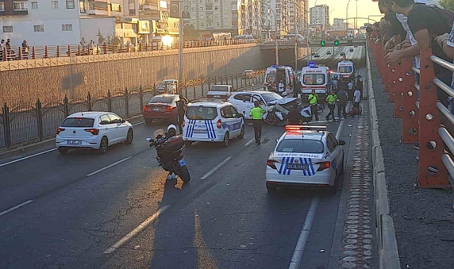 Otomobil ile motosiklet çarpıştı: 5 yaralı