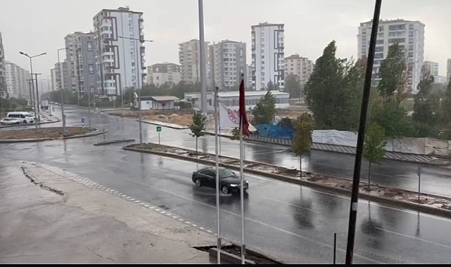 Sağanak yağış etkili oldu