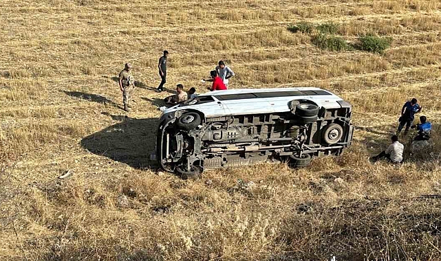 TPAO servis aracı ile taksi çarpıştı: 3’ü ağır 6 yaralı