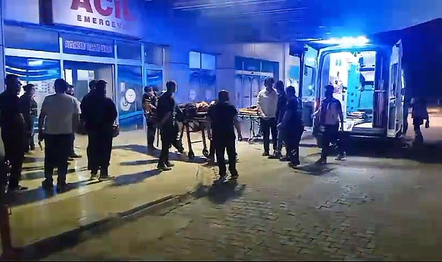 Traktör ile motosiklet çarpıştı: 2 yaralı