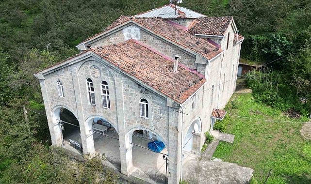 Yaklaşık bir asırdır cami olarak hizmet veriyor