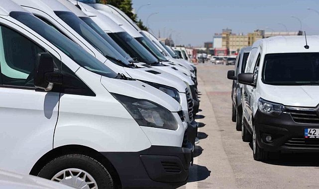 Yüksek faizler otomotiv sektörüne el freni çektirdi