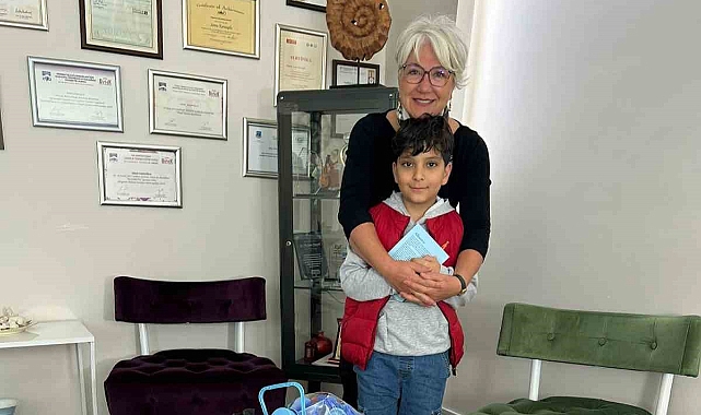 7 yaşındaki öğrenci, engelliler için kapak topladı