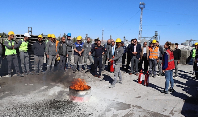 BÜYÜKŞEHİR PERSONELİNE YANGINA MÜDAHALE EĞİTİMİ VERİLDİ