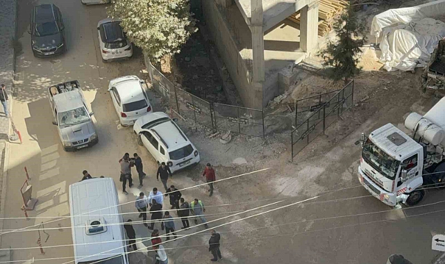 Cadde ortasında yumruklu, sopalı kavga