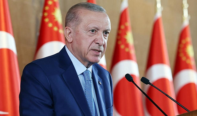 Cumhurbaşkanı Erdoğan: “Enflasyon yavaş yavaş dizginlenmeye başladı. Enflasyon son 4 ayda 26,1 puan düşüş gösterdi.”