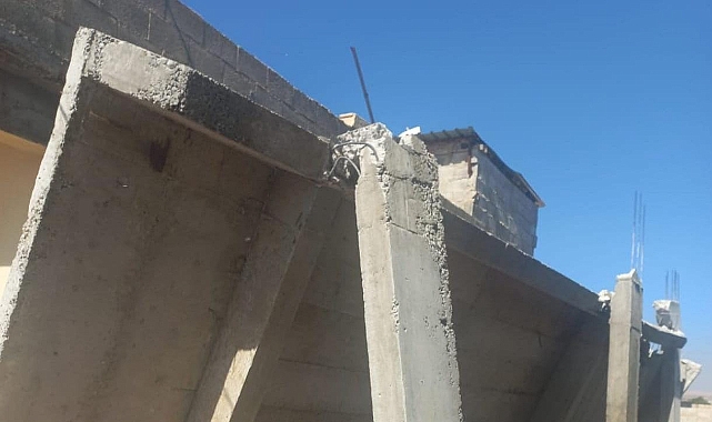 Depremle birlikte çöktü: 1 yaralı