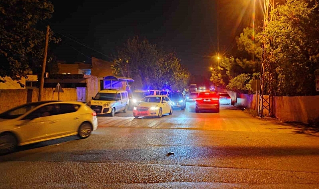 "Dur" ihtarına uymayan sürücü polise çarparak kaçtı