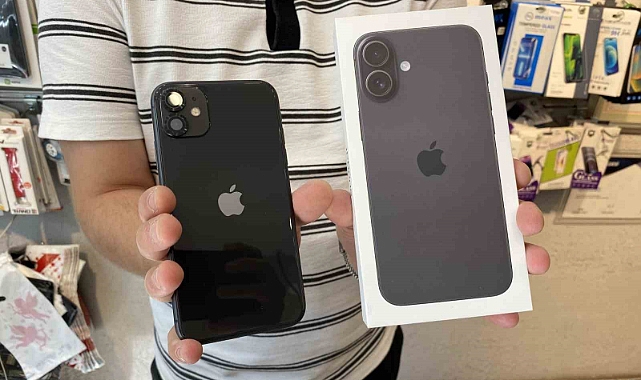 Görünüş olarak birbirinin aynısı olan yeni telefonları artık satıcılar bile zor ayırt ediyor