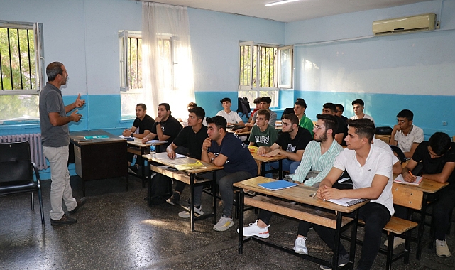 HALİLİYE BELEDİYESİ’NDEN GENÇLERE ÜCRETSİZ DERSHANE HİZMETİ 