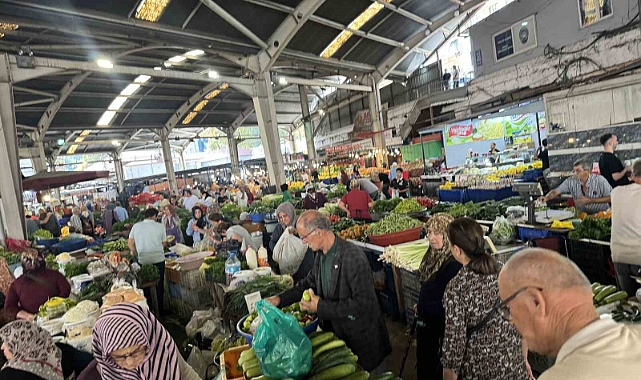 Halk pazarında fiyatlar aynı kaldı