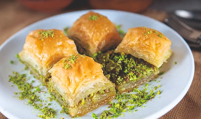 Hammaddesi Urfa'dan, kaymağını yemek Antepliden